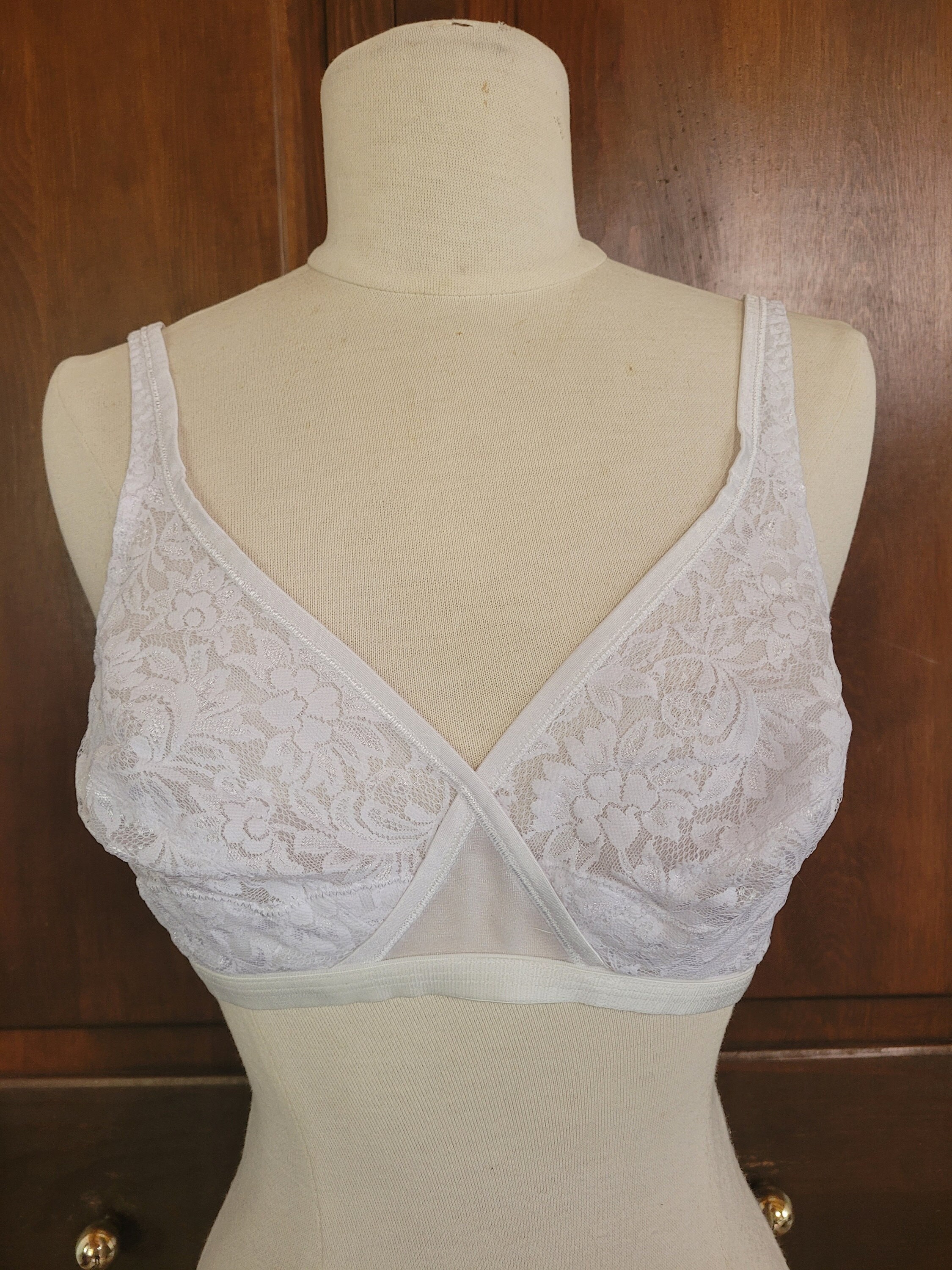 Vintage 1960s White Lace 2 Part Cup Bra Size 38C by Playtex, Style