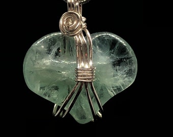 Collar de cristal de corazón hinchado de fluorita verde / Joyería de cristal de fluorita / Collar de amor y abundancia de corazón