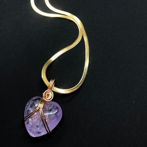 Colar estilo gargantilha de cristal de coração de ametista lilás/joia de ametista lilás/cristal de cura de ametista lilás/joia de cura de chakra da coroa