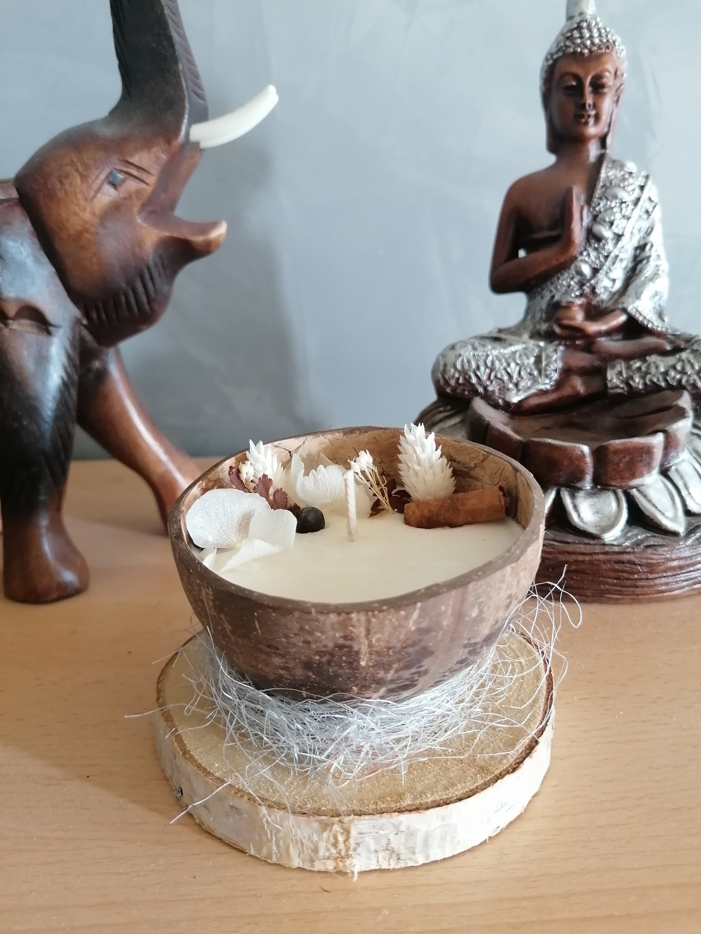 Bougie Parfumée Dans Une Coque de Noix Coco, Bougie Fleurs Séchées