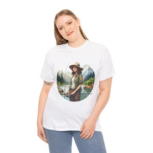 T-shirt Girl Scouts vissen, cadeau vissen, shirt vissen voor haar, cadeaus vissen minnaar, zwaar katoen uniseks T-shirt afbeelding 7