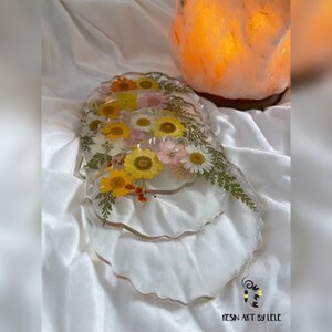 A set of 4 Flower resin coasters