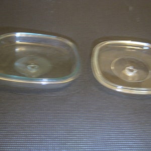 2 Pyrex-deksels A-7-C- en A-12-C-deksels voor Corning Ware-stoofschotels van 7 x 7 en 10 x 10 inch.