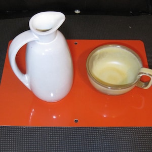 Set of 2 Frankoma Pottery in beige and brown. Good condition.