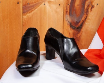 90's Vintage Square Toe Heeled Boots
