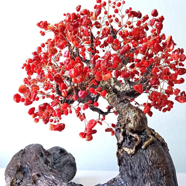 Albero della vita Bonsai Artigianale Artificiale in Filo di Rame e Perline di Corallo rosso naturale, Cristalli rossi, Legno naturale