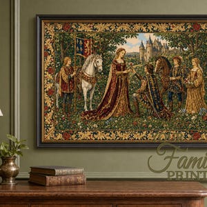 Pode incluir: Uma tapeçaria retangular numa moldura escura representando uma cena medieval com um cavaleiro ajoelhado perante uma figura nobre num bosque. A obra apresenta cavalos, um castelo ao fundo e uma borda decorativa com motivos florais.