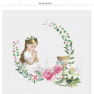 Puede incluir: Patrón de punto de cruz que presenta a una niña rubia con un vestido blanco, rezando, rodeada por una corona floral con rosas rosas y vegetación. Incluye texto: "Holy First Communion Blond Girl" y "Design size: 300 x 300 stitches."
