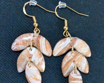 Boho-Chic Three Leaf Dangle Earrings Gilded