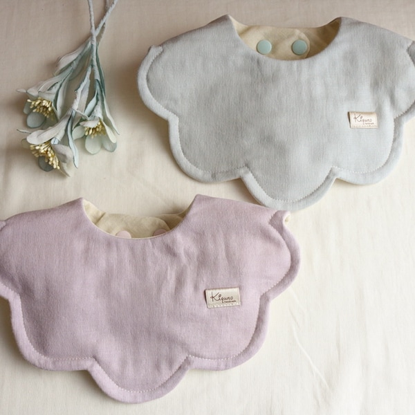 Scalloped Bib With Topstitching