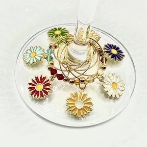 Flower Wine Charms, Daisy Wine Charms, Summer Wine Charms, Bar Accessories, Wine Charms, Wine Glass Decor, Birthday Gift- Set Of 7