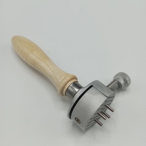 Universal Work Holder Wooden Handle with 4 Pins