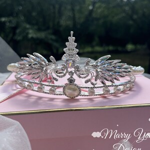 Elegant Wedding Tiaras for Women,Luxury Prom Baroque Crown,White Crystal Crown for Woman,Shining Pearl Crown,Party Accessories Gift for Her