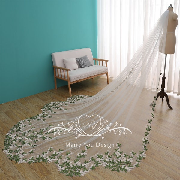 Unique Cut Wedding Veil,Green Floral Lace Bridal Veil,White&Green Leaves Wedding Veil,1 tier Veil for Lawn Wedding,Elegant Veil with Comb