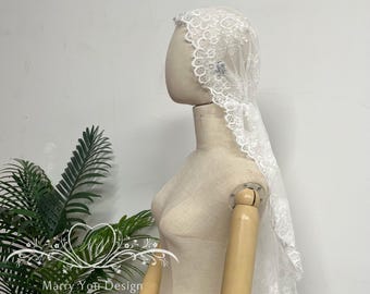 Minimalist Juliet Cap Wedding Veil, Ivory Bridal Lace Veil