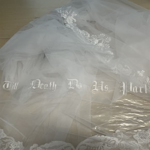 Velo de bordado liso, velo de bordado 'Hasta que la muerte nos separe', bordado personalizado en el velo, nombre personalizado, fecha de boda personalizada, regalos de recuerdo