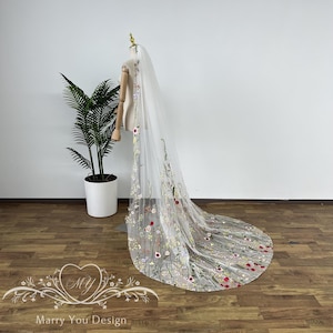 Garden Wildflowers Wedding Veil,Vintage Floral Lace Wedding Veil,Fingertip Wedding Veil,Colorful Tulle Bridal Veil with Comb,Cathedral Veil