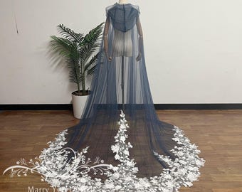 Capa de boda de ensueño, capa de novia con flores azul marino, capa de tul con perlas de lujo, capa de velo de tul de hadas, capa de velo de novia con capucha, boda en el césped