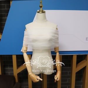 カスタムカラーのオフショルダーショール、花嫁のストラップレスウェディングドレス用ワープ、アームカバー、ブライダルカバーアップケープ、ロマンチックなブライダルトップボレロ