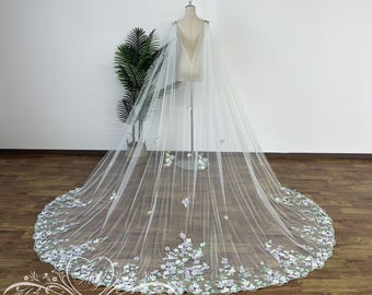 Capa de boda con encaje floral verde menta de ensueño, capa de boda de césped, capa de novia con flores de perlas, capa de boda con espalda en V, capa de boda al aire libre de tul