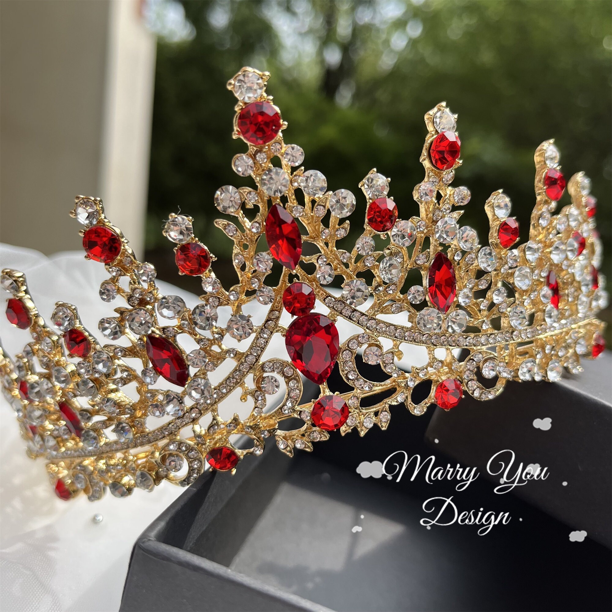 Elegant Royalty Crown in Red and Gold