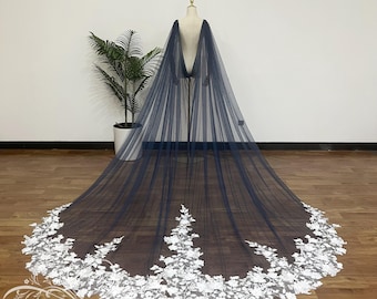 Capa de novia con flores azul marino, capa de boda de ensueño, capa de tul con perlas de lujo, capa de velo de tul de hadas, capa de velo de novia con espalda en V, boda en el césped