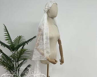 Vintage Floral Lace Juliet Cape Veil, Eyelash Lace Edge Mantilla Veil,Ivory Chapel Veil,1930s Veil with Clips,Elegant Beach Wedding Veil
