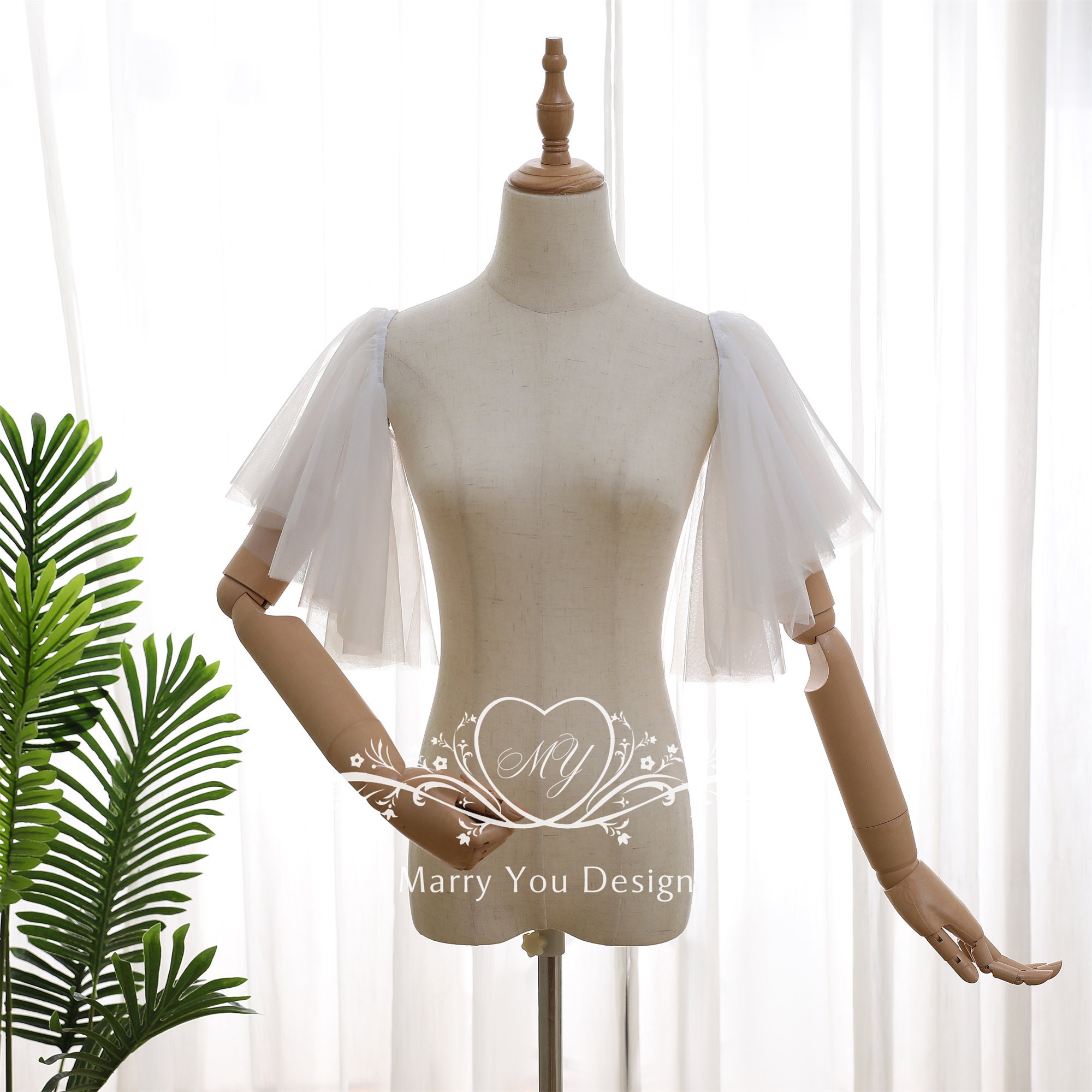 【値下げ】 Flutter Sleeve White Dress - Etsy ワンピース