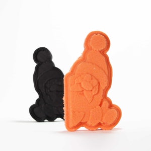 Santa Peeking 4 inches Bath Bomb Mold, DIY BathBombs 3D Printed Kit. Fun Gift Idea for the Holidays