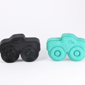 Monster Truck 4 inches Bath Bomb Mold, DIY BathBombs Set, Heavy-Duty Mould, 3D Printed Kit. Fun Gift Idea for Sports Fans Kids & Car fans