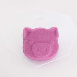 Pig Bath Bomb Plastic Mold, Create Adorable Pig Designs Easily, Bath Bombs and Shower Steamers & soaps