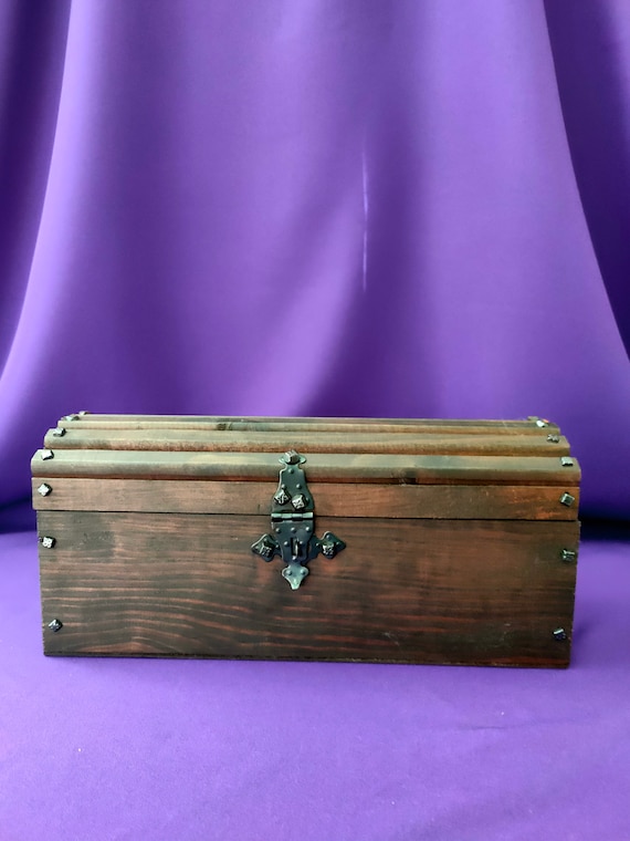 Boîte en bois avec couvercle pour cadenas, fait à la main espagnol, Design  élégant du siècle dernier, articles de rangement, pièce de décoration  unique -  France