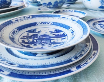 86-teiliges, seltenes und antikes chinesisches Tee- und Tafelservice-Set, blaue und weiße chinesische Landschaft