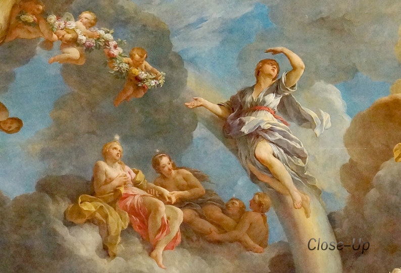 Pu&ograve; includere: Un dipinto che rappresenta una scena della mitologia greca. Una donna con un abito bianco fluttuante e una fascia rossa ascende al cielo su un arcobaleno. &Egrave; circondata da nuvole e cherubini. Il dipinto &egrave; realizzato in uno stile classico con colori tenui.