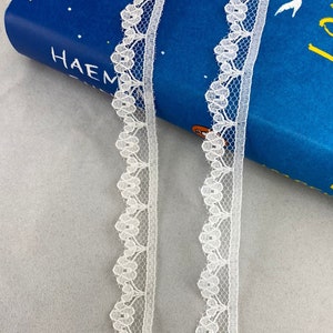 1,3 cm breite Nylon-Raschelspitze mit gewelltem Rand, Weiß, nicht dehnbar