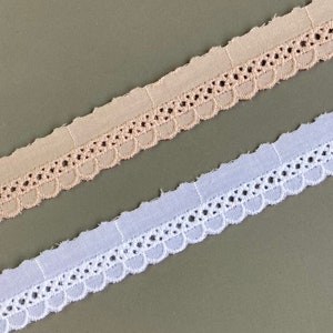 Cross Scalloped Edge Cotton Eyelet Lace Trim, 5/8&quot; width, Broderie Anglaise, White, Peach