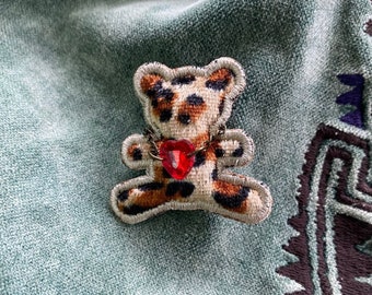 Teddy bear stuffed with red heart applique, teddy bear embellishment, bears for hair clip keychain charm, sew on, 4.2cm x 4.2cm