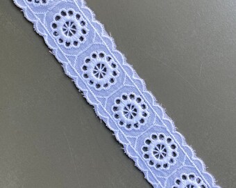 Daisy Floral scalloped edge cotton eyelet lace trim, 1 3/4" (2.8 cm) wide, Broderie anglaise, Off White