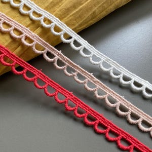 Schmaler gewellter Rand Venedig-Spitzenborte, 1 cm breit, Elfenbein, Rot, Pfirsich, Guipure-Spitze
