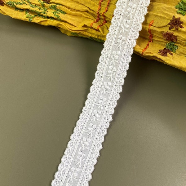Delicate white floral scalloped edge cotton embroidered lace trim, 1" 2.5cm wide