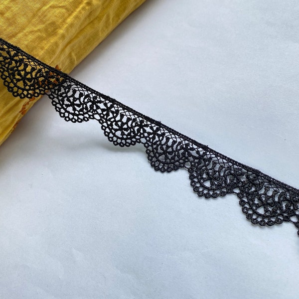 Black floral circle edge venise lace trim, 7/8" 2.3cm wide, Guipure Lace, Chemical Lace, Scalloped edge lace, Polyester lace