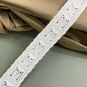 Butterfly double scalloped cotton eyelet lace trim, 1 1/8&quot; 3cm wide, Off White, Broderie anglaise