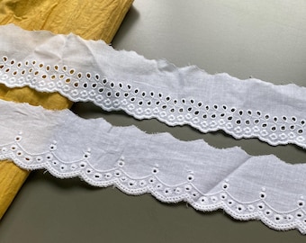 Retro gebroken witte geschulpte katoenen broderie anglaise kanten rand, 2 1/8" 2 1/4" (5,3 cm 5,6 cm) breed, kanten rand, veteroogje
