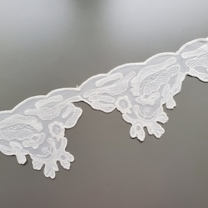 Vintage floral edge embroidered tulle lace trim, Cotton, Beige, 4 3/8&quot; 11.2cm wide, Bridal lace trim, Lace veil