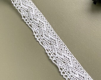 Zig Zag Scalloped Edge Cotton Cluny Crochet Lace Trim, 5/8" wide, Off white