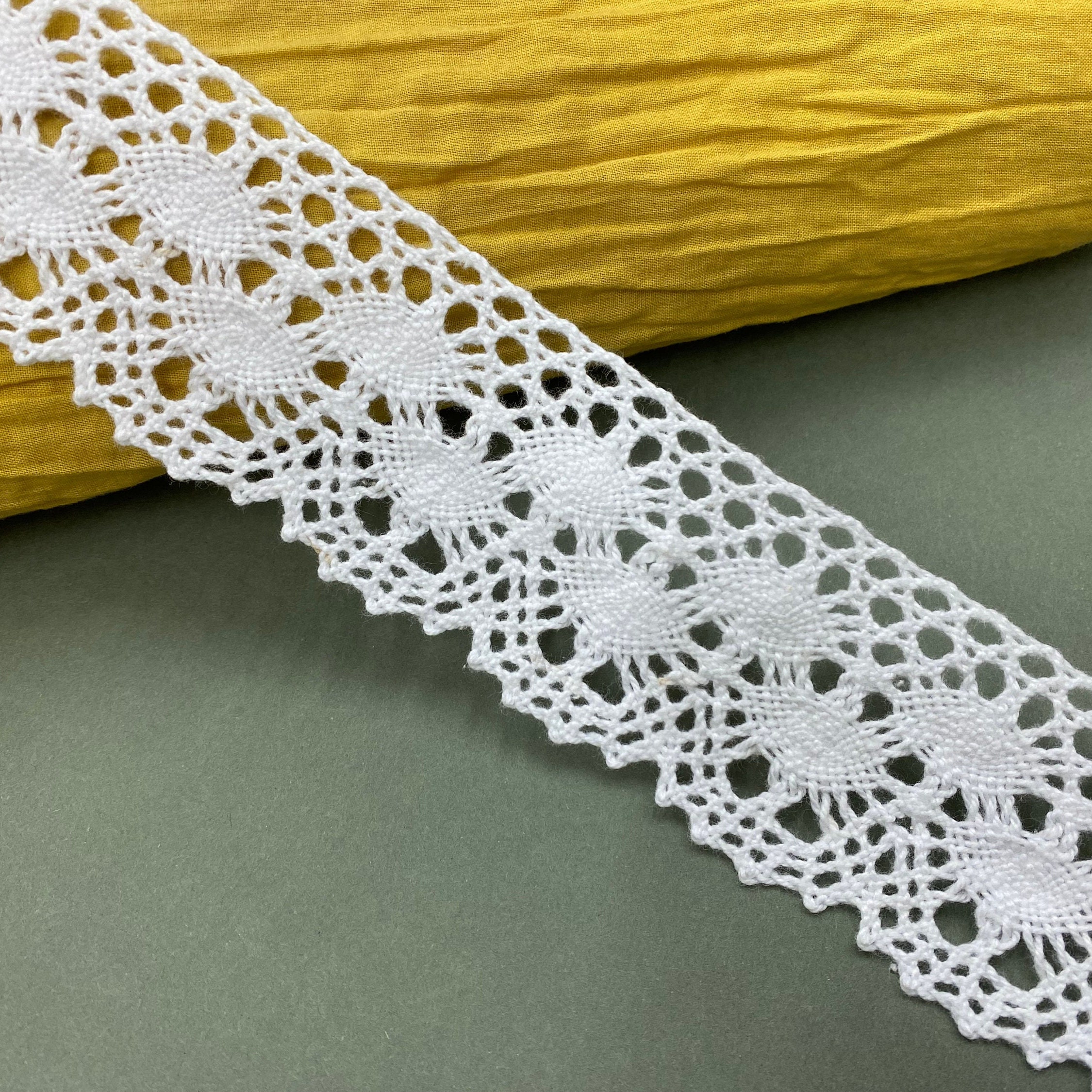 Retro Oval Scalloped Cotton Cluny Lace Trim, 2