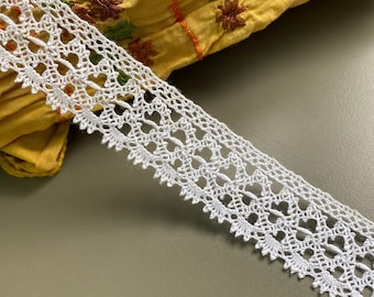 Delicate off white geometric fine cotton yarn scallop crochet lace trim, 1 1/8" (2.8 cm) wide, Cluny lace, Torchon lace, Lace edge