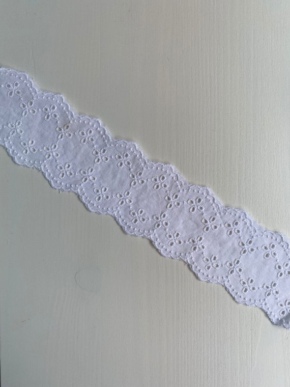 Floral Double Scalloped Edge Cotton Eyelet Lace Trim, 1 3/4" Wide, Broderie  Anglaise, White - Etsy