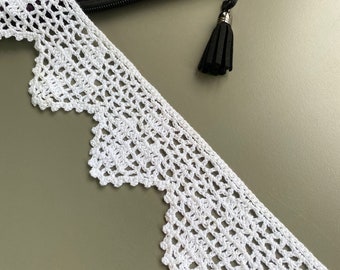 Malla hecha a mano Borde festoneado Encaje de ganchillo, 2 3/8 "de ancho, Blanco