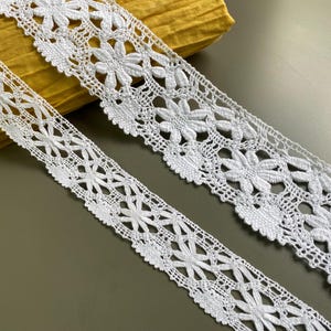 Weiße große Blume gewellte Spitze Baumwolle Spitzenband, 1 1/4 "(3,2 cm) 2 3/8" (6 cm) breit, Häkel Spitze